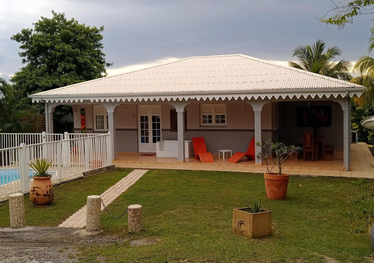 Villa Emmanuel Le Plaisir Des Vacances Сент-Люс Экстерьер фото