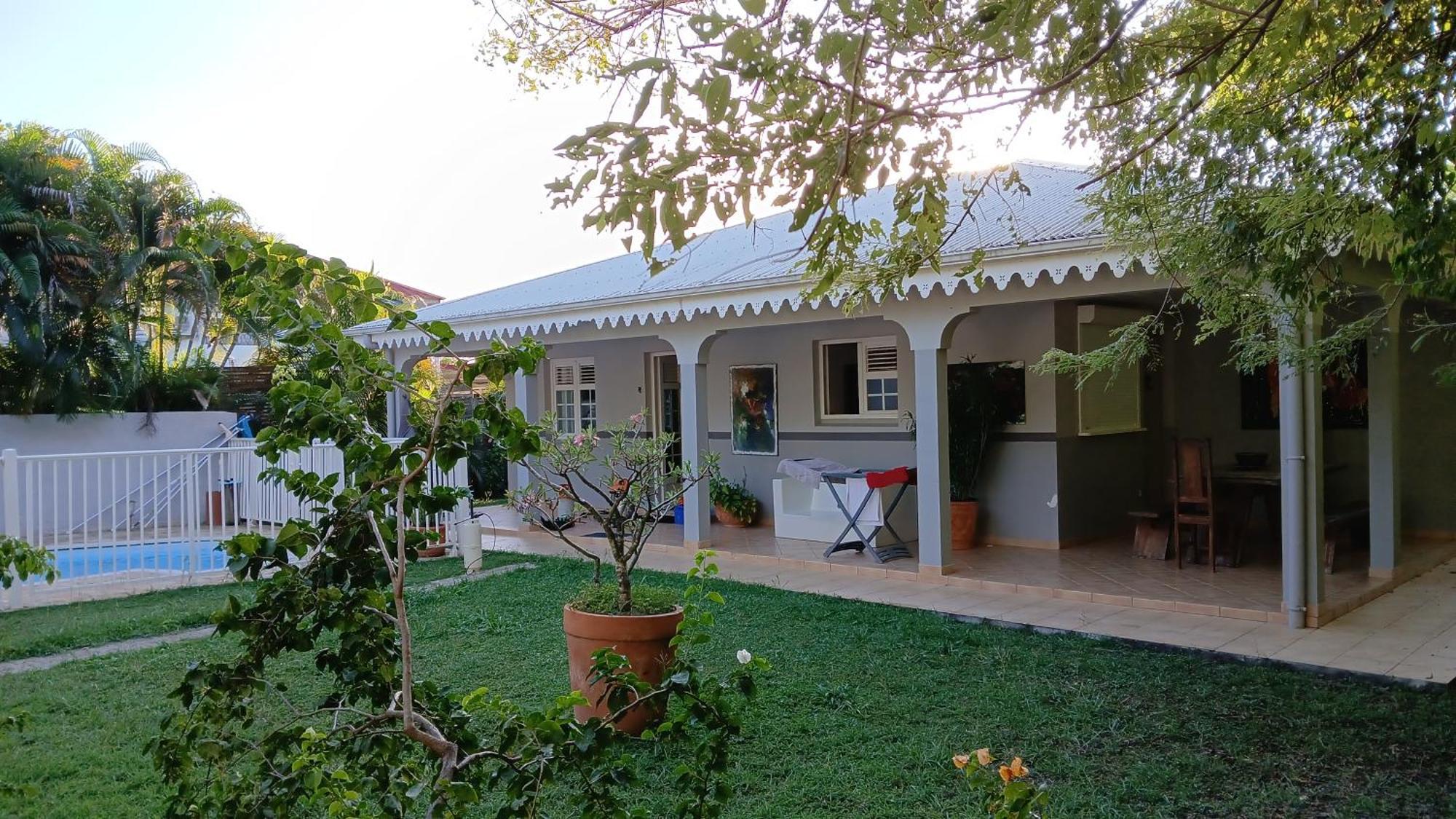 Villa Emmanuel Le Plaisir Des Vacances Сент-Люс Экстерьер фото